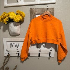 Gymshark cropped sweater preloved size small